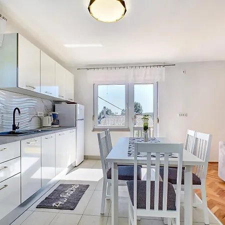 Meri Apartment *