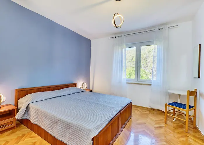 Meri Apartment Cres